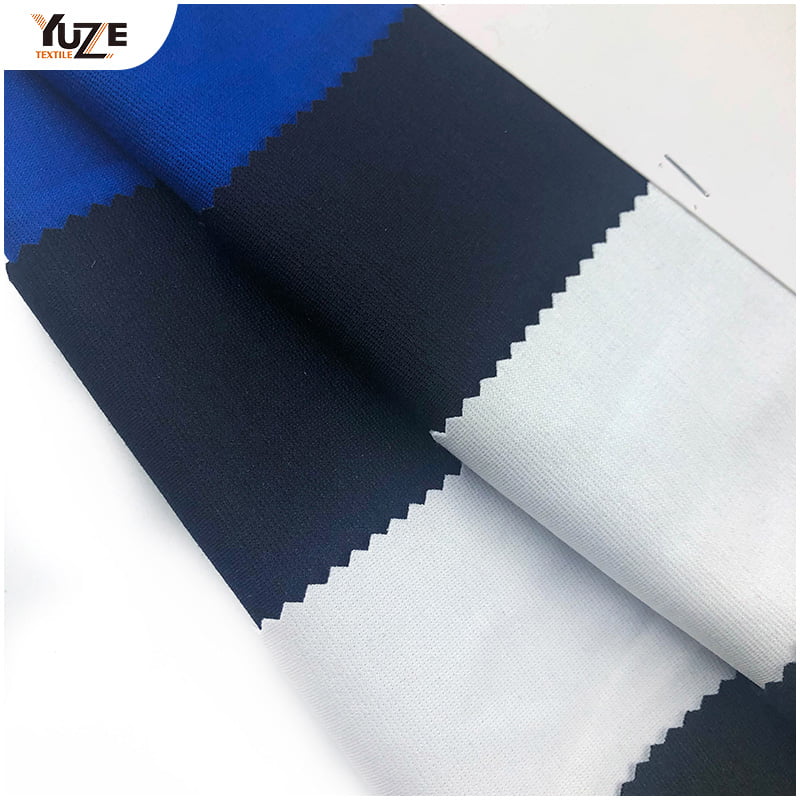 In che modo la struttura a doppia faccia dei tessuti Roma Ponti influisce sulle loro prestazioni?